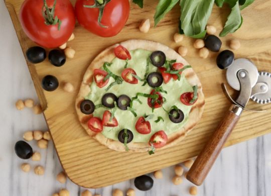 Mediterranean Flatbread with Hummus