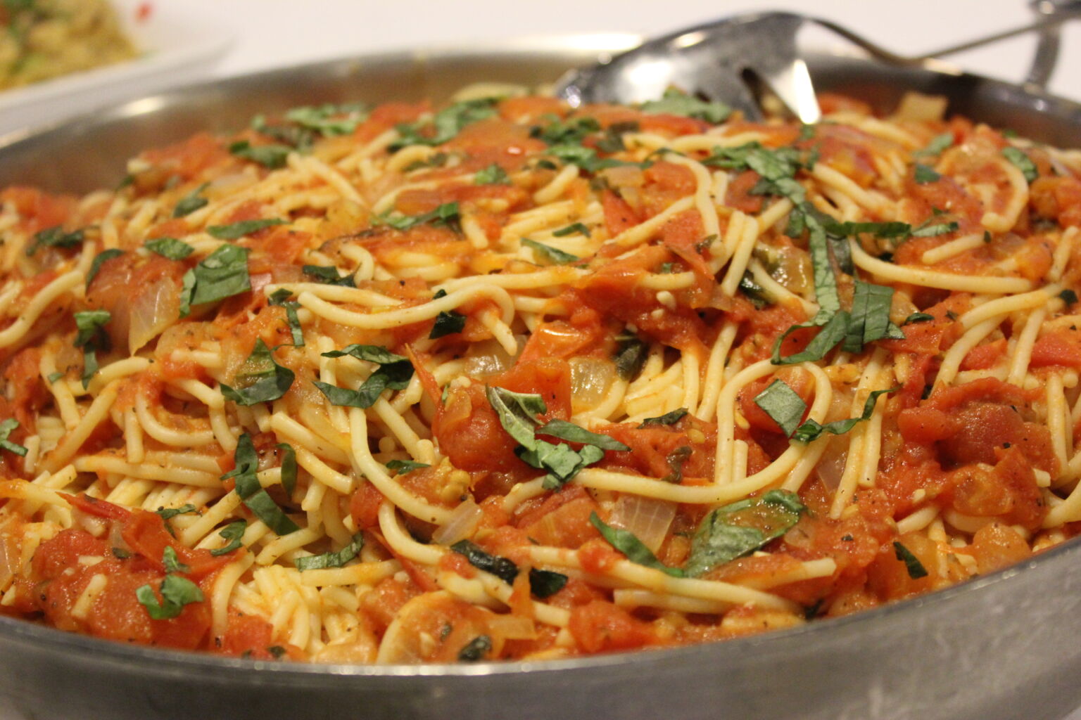 pasta-vermicelli-with-fresh-roma-tomato-sauce-forward-food