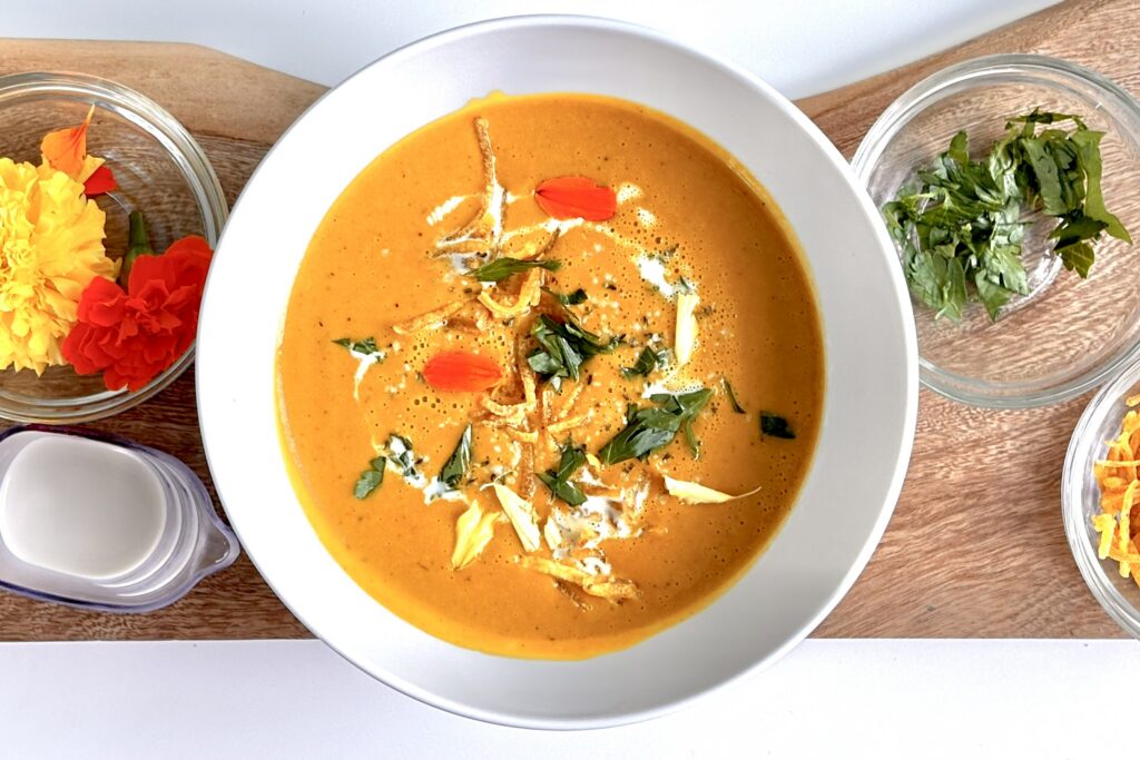 Creamy pumpkin soup with white beans